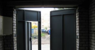 Купить гаражные ворота распашные Реутов, цена от 3925 руб.