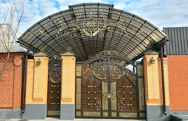 Купить или заказать ворота для дома с навесом - стильные и надежные решения для вашего участка в Реутове от 42541 руб | Титанзабор
